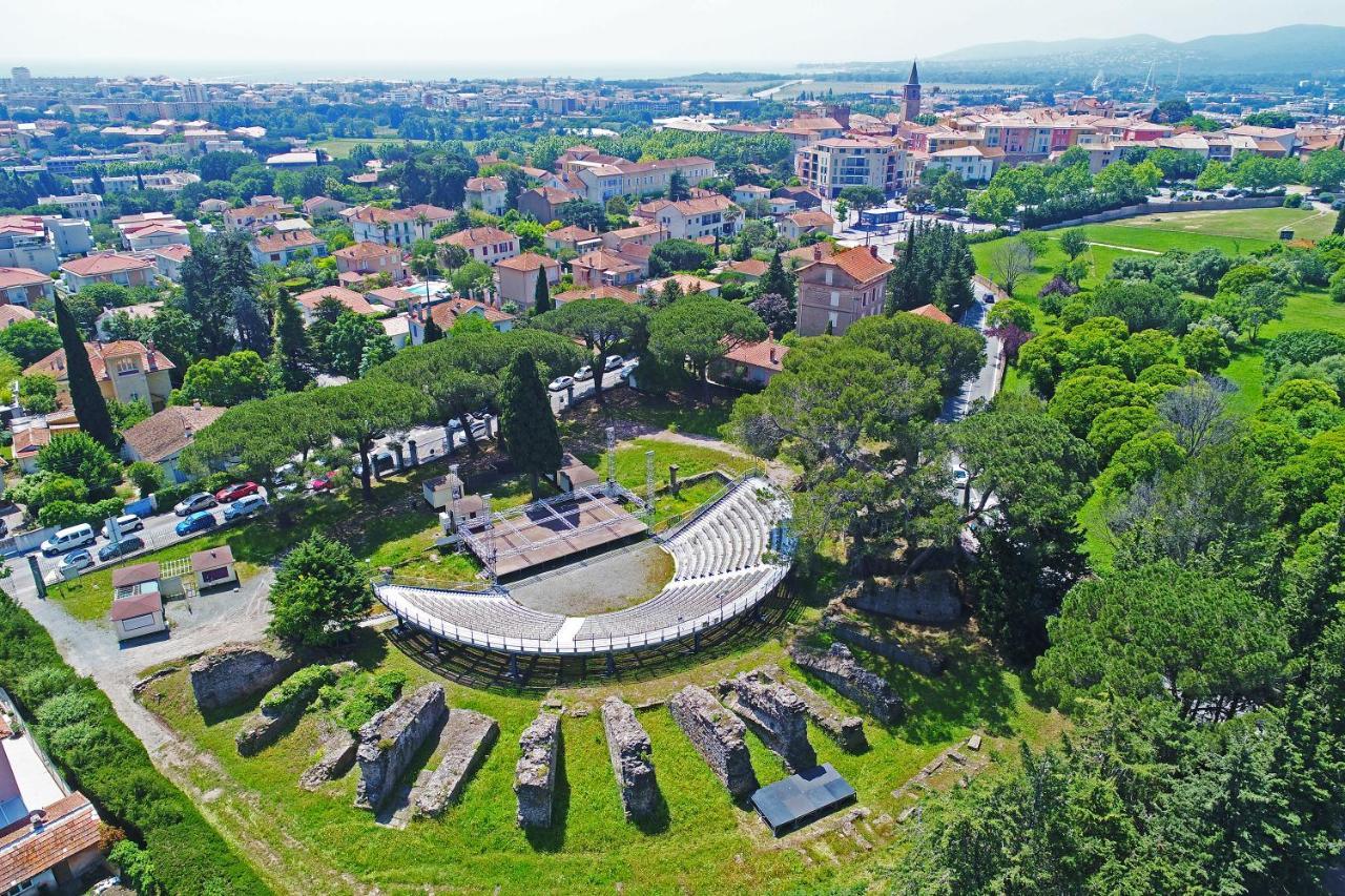 Coeur De Frejus, L'Amphitheatre, Appartement 3 Pieces Climatise, Terrasse, Barbecue, Piscine & Parking Eksteriør billede