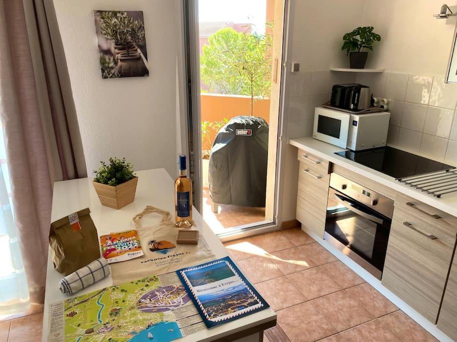 Coeur De Frejus, L'Amphitheatre, Appartement 3 Pieces Climatise, Terrasse, Barbecue, Piscine & Parking Eksteriør billede